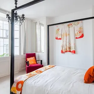 incredible-four-storey-grade-ii-listed-townhouse.brighton-hotels-england.com/